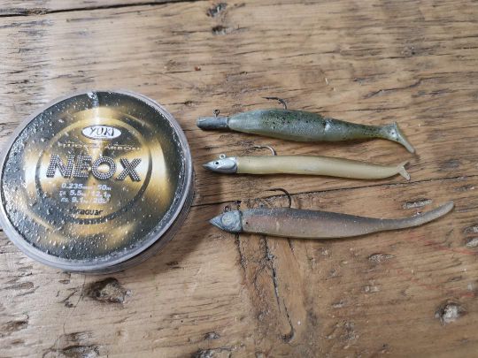 Des leurres très légèrement plombés et du fluorocarbone de petit diamètre