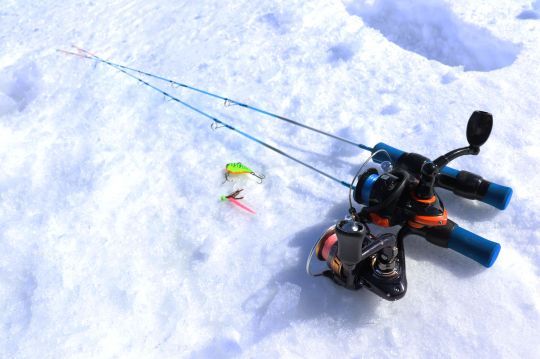 Cannes pour la pêche sur glace