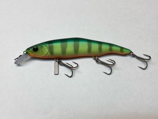 Le Jerkbait minnow Nishine Lure Works Erie 115 SD Charteuse Perch, un coloris exclusif pour l'Europe !