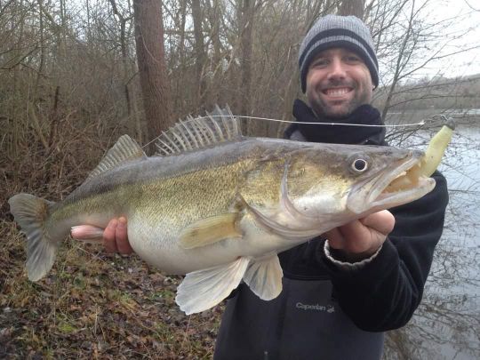 En adaptant le grammage et la vitesse d'animation on peut pêcher très proche du fond et s'adapter au comportement de l'espèce convoitée.