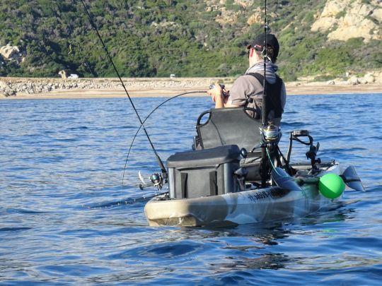 La recherche de gros poissons en kayak ne s'improvise pas