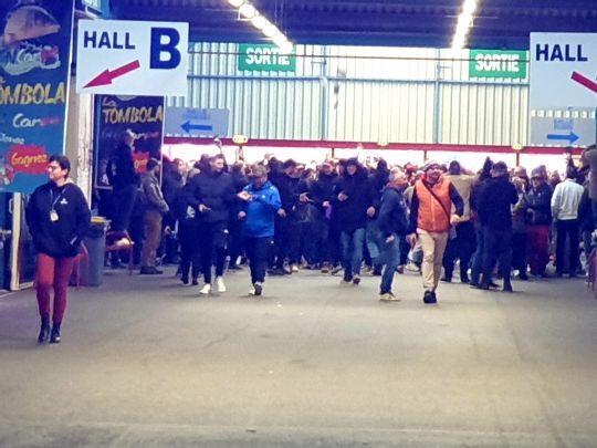 A l'ouverture des portes.