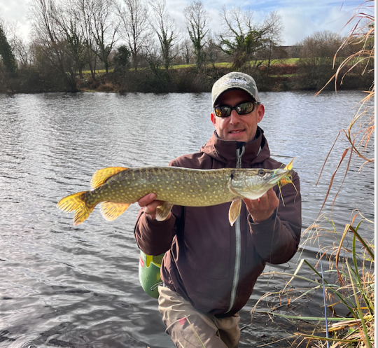 Premier brochet sur un streamer fire tiger, un coloris qu'apprécie les brochets