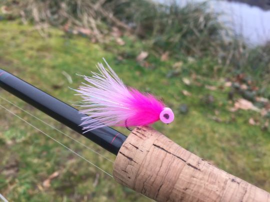 Les boobies s'utilisent en soie très plongeante et remontent vers la surface lors des relâchés. Ils sont très attractifs et parfait pour les pêches lentes hivernales