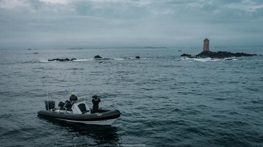 Pêcher dans la baie de Morlaix, c'est à coup sûr en prendre plein les yeux grâce à ses paysages grandioses ©ATM COMMUNICATION