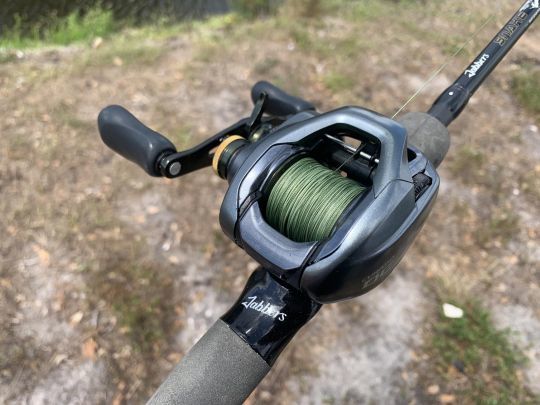 Un frein puissant est nécessaire.