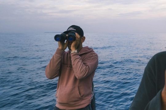 Kite Optics est l'un des leaders du marché. Les jumelles stabilisées changent totalement la façon de rechercher les chasses de thon.