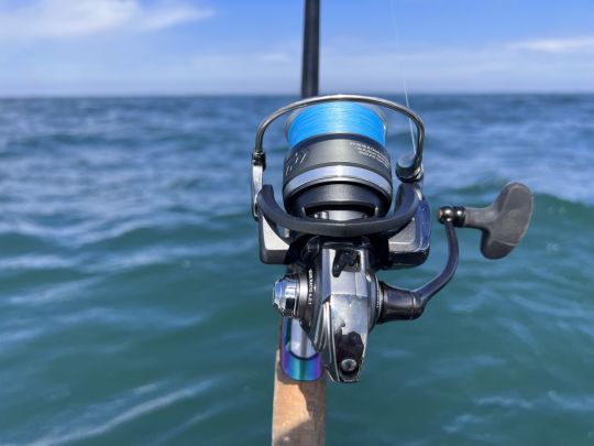 Ne négligez pas le choix du moulinet. Il viendra finaliser votre ensemble et apporter un équilibre optimal à ce dernier.