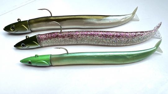 On ne le présente plus, et pourtant, il reste un indispensable pour la pêche du bar. Le Crazy Sand Eel, décliné en plusieurs tailles, est un leurre à posséder absolument dans la boîte de tout pêcheur de bar.