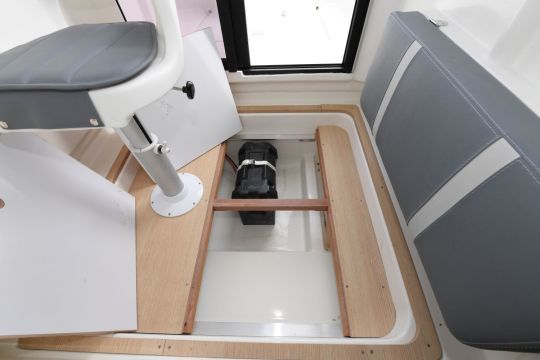 Pas mal d'espace sous le plancher ©YamahaMarine