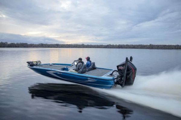 Cada vez ms pescadores optan por un Bass Boat