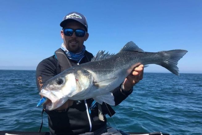 Un bonito bar tomado en Crazy Sand Eel 220 en el Barfleur Raz.