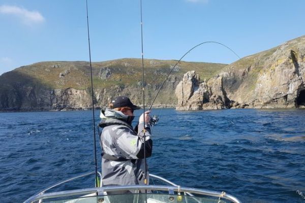 Suba a bordo y pesque en Cap de la Hague, en el extremo occidental de la pennsula de Cotentin