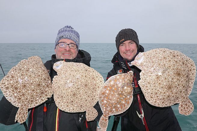 Pesque rodaballo con cebo, atraiga a los peces con aromas atractivos