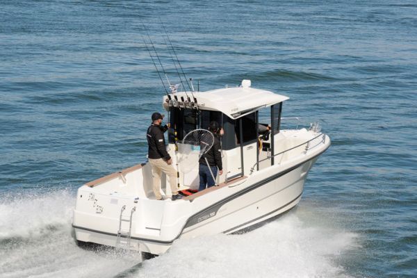 Ocqueteau: barcos a motor racionales diseados para la pesca