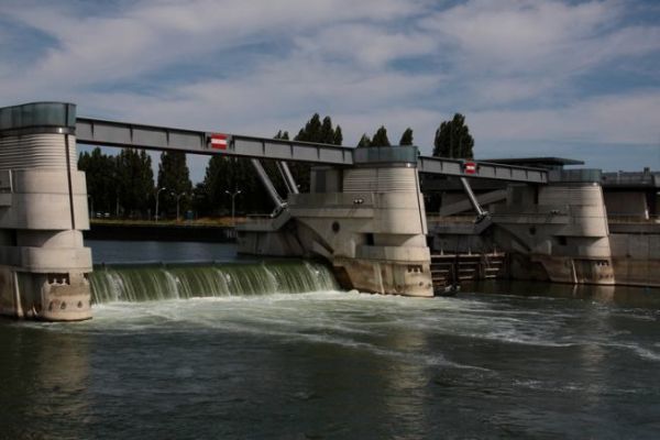 Presas, azudes, puntos fluviales prioritarios