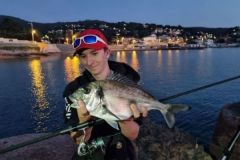 Pesca de dorada desde la orilla