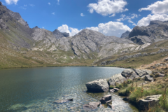 La pesca en lagos de gran altitud, como ste de Lauzanier, es una gran alternativa en verano