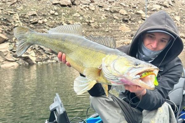 Pesca del lucioperca en kayak