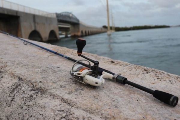 Pesca de roca en los Cayos con un equipo m�nimo