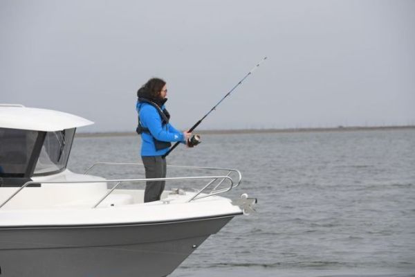 Pacific Craft 650 T: ¿cómo se posiciona frente a otras embarcaciones de pesca con timón?