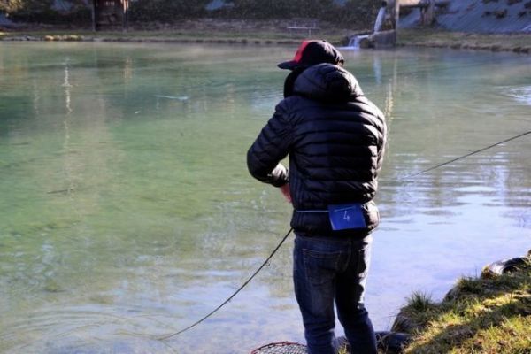 Equipo para pescar en la zona