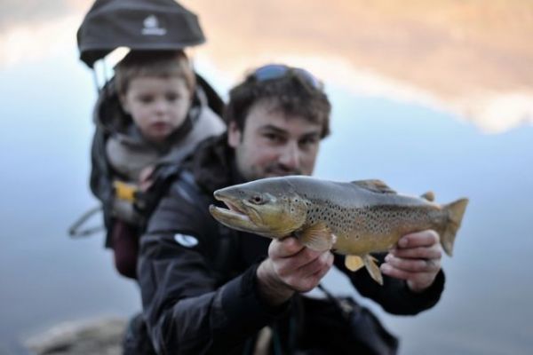Pesca de grandes truchas en embalses