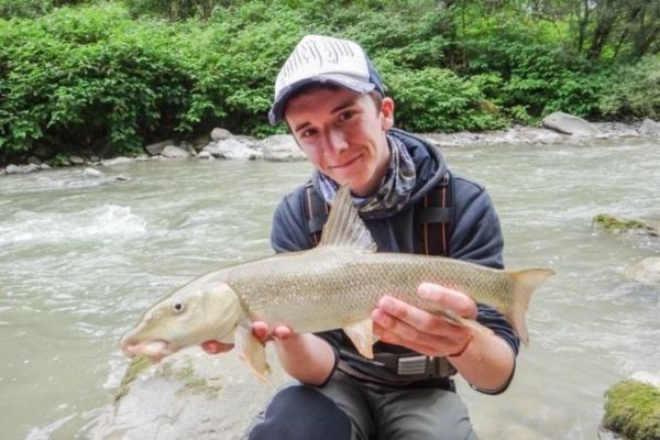 Pesca del barbo con cebo