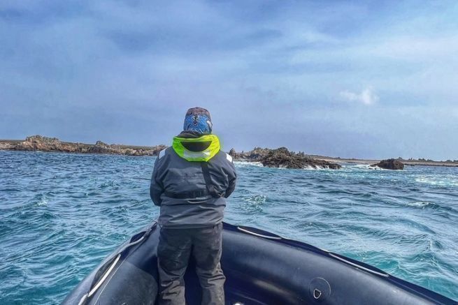 La zona comprendida entre los 10 y los 20 metros es una de las más interesantes para el rastreo de lubinas.