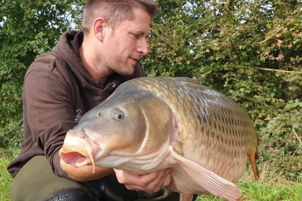 Pesca de carpas en graveras